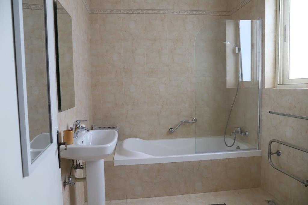 Seaview 3 Bedroom Apartment In 슬리에마 외부 사진