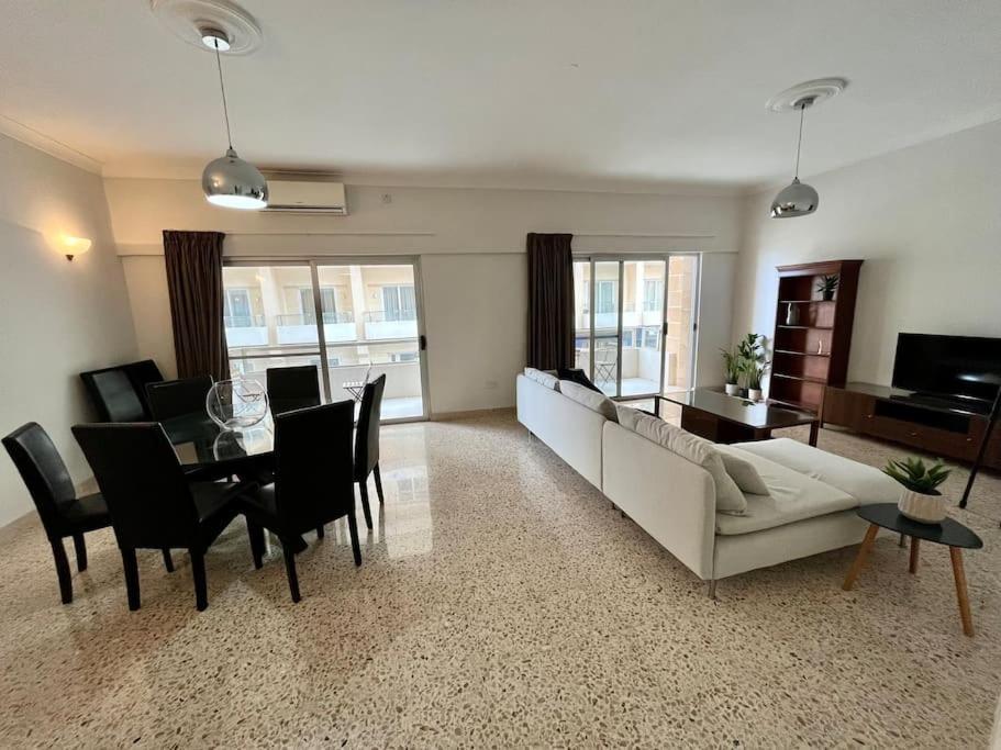 Seaview 3 Bedroom Apartment In 슬리에마 외부 사진